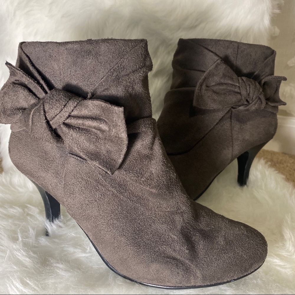 APT 9 booties Size 7.5